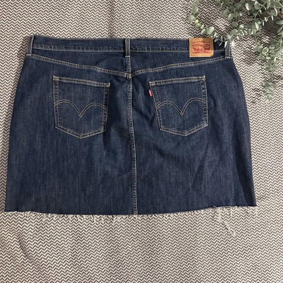 Size 22 Levi’s skirt - Picture 2 of 2